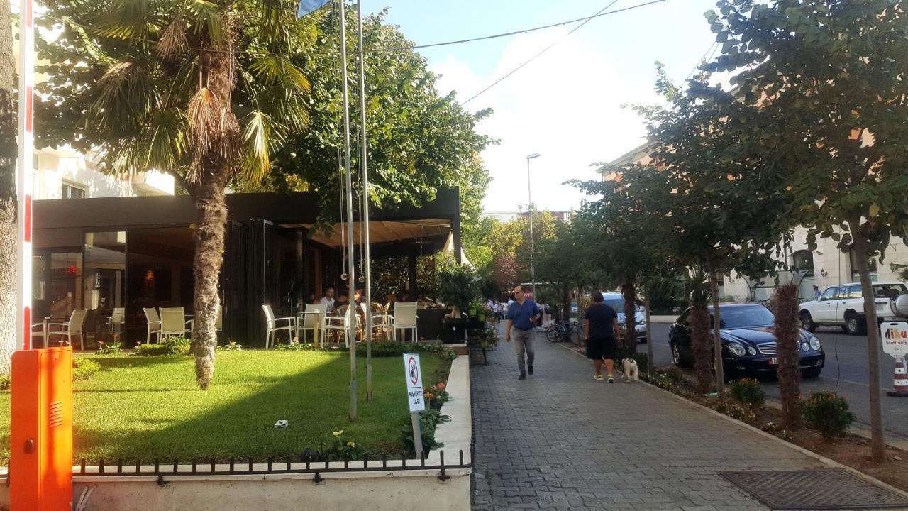 Traveler'S Place At Tirana City Centre Eksteriør billede